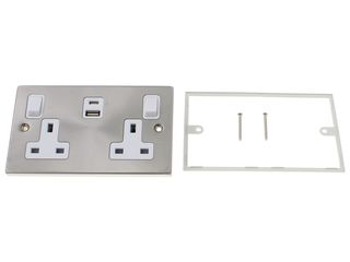 DECO VPSC786WH 13A 2GANG SP SWITCHED SOCKET 1X1A TYPE AX3A TYPEC USB
