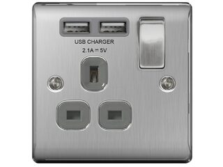 BG NBS21U2G-01 BRUSHED STEEL 13A 1 GANG SWITCHED SOCKET + USB